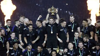 Nova Zelândia celebra o título, em Londres.