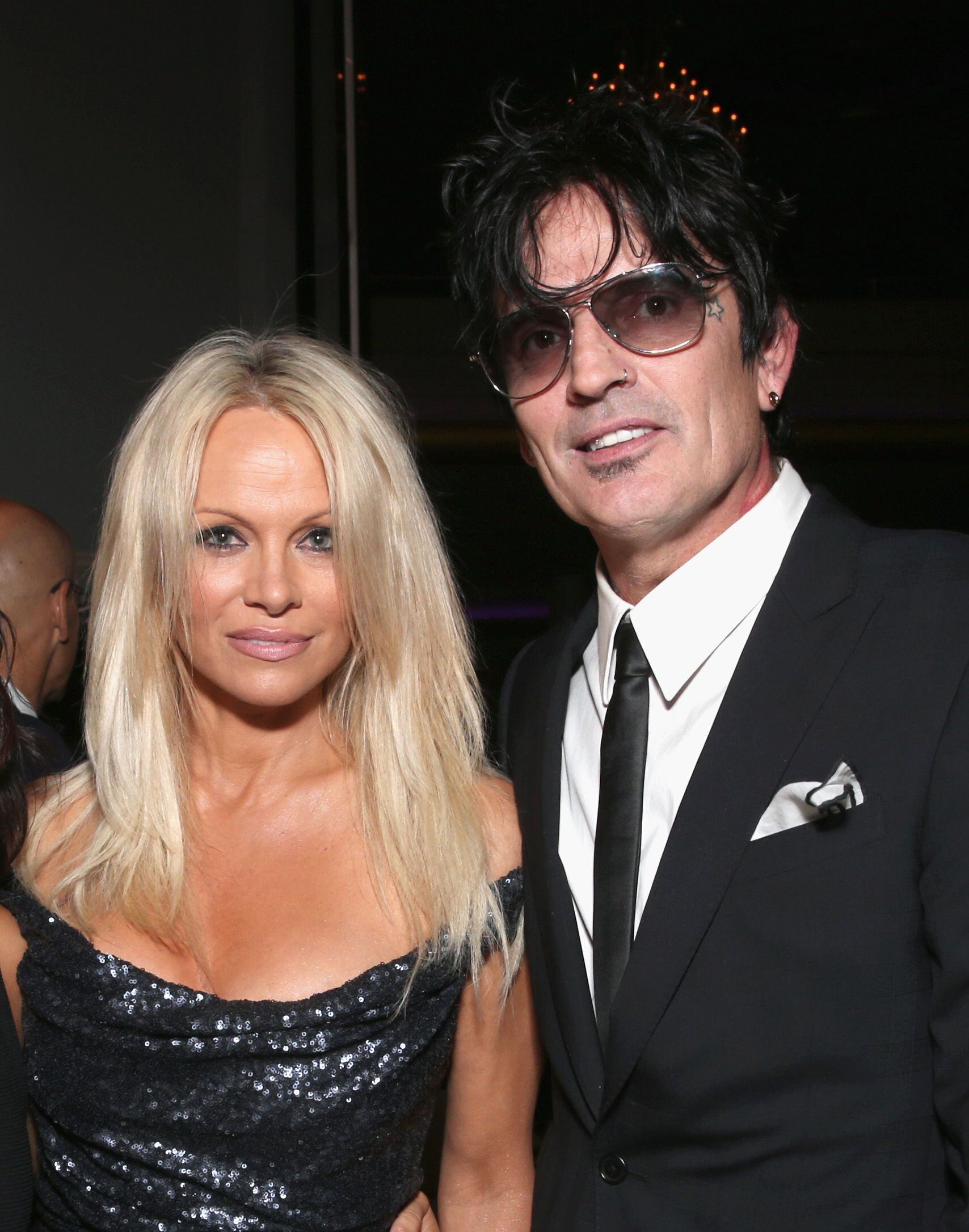 Pamela Anderson e Tommy Lee em uma festa para comemorar os 35 anos da ONG PETA, em Hollywood, em 2015.