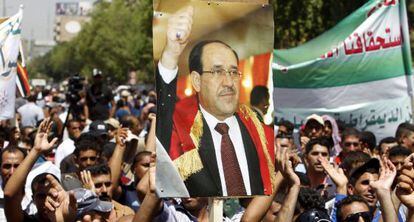 Vários manifestantes de Nuri al Maliki.