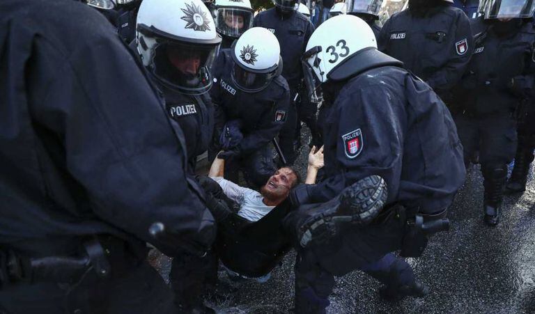 Manifestante é preso em protesto contra o G20.