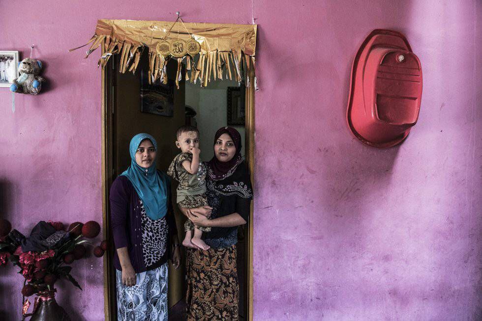Famílias rohingyas presentes há duas ou três gerações na Malásia vivem como imigrantes ilegais, sem direito a educação, saúde, trabalho e outros serviços básicos.