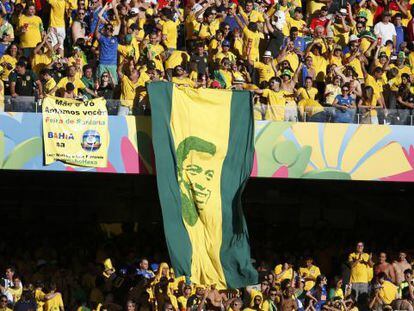Os torcedores brasileiros recordam Pelé.
