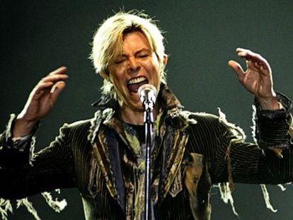 David Bowie, durante seu concerto em Praga.