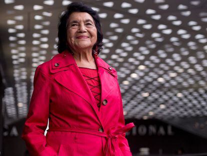 A ativista Dolores Huerta, depois de uma entrevista a EL PAÍS, em 2018 /