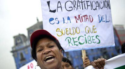 Trabalhadora doméstica em uma manifestação em Lima em 2012.
