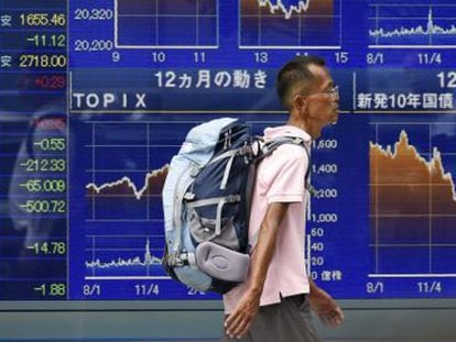 Tela com informações do mercado de ações em Tóquio, nesta quarta.