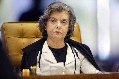 Ministra durante seção do STF