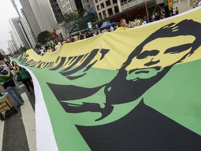 Manifestação de seguidores de Bolsonaro na Avenida Paulista, em São Paulo, no domingo 30 de setembro