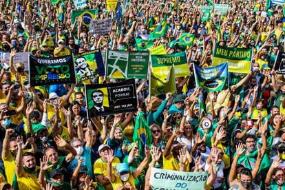 Protesto a favor do presidente Jair Bolsonaro, na avenida Paulista, neste 1° de maio em São Paulo