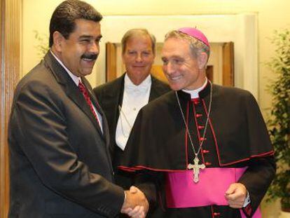 Papa Francisco recebe Nicolás Maduro em uma audiência privada e escala representante para dar início às negociações entre Governo e oposição