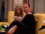 Ross, Joey y Chandler son fans de ‘Jungla de cristal’, pero no reconocen en ‘Friends’ a Bruce Willis cuando este aparece como estrella invitada interpretando a otro personaje.