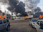 Veículos incendiados depois dos confrontos em Culiacán