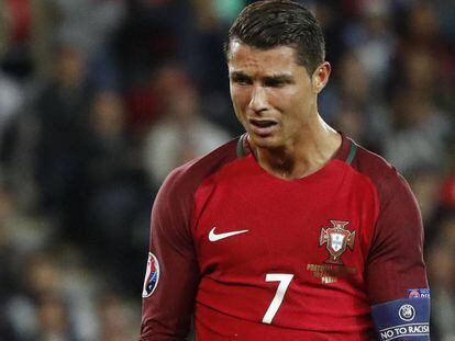 Cristiano Ronaldo lamenta um lance perdido.