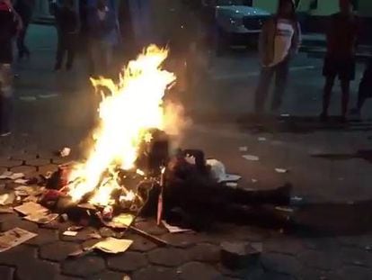 Dois homens são linchados e queimados no México
