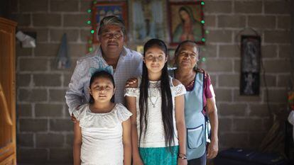 A família Ramírez reunida em Teopantlán, Puebla