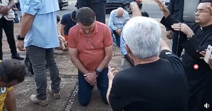 Captura do vídeo do presidente Jair Bolsonaro durante oração em Brasília neste domingo, 05.