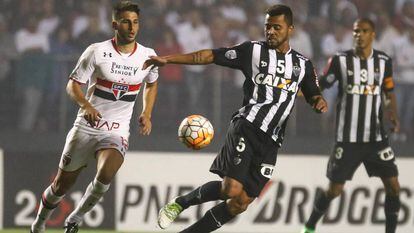 S&atilde;o Paulo x Atl&eacute;tico-MG na Libertadores 2016.