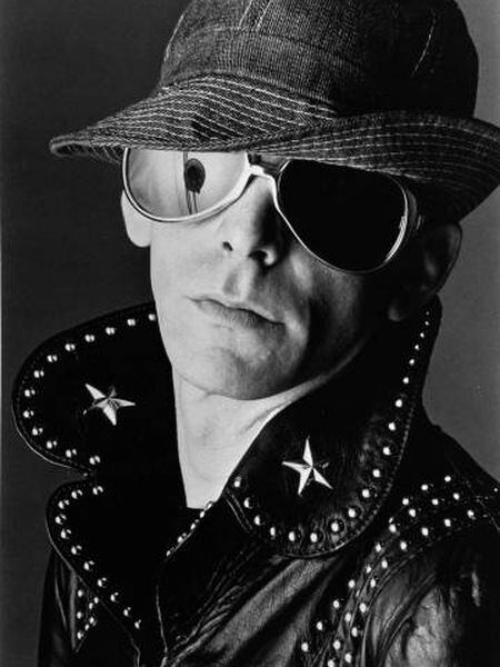 Lou Reed posa para a capa de seu disco ‘Lou Reed Live’ (1975).