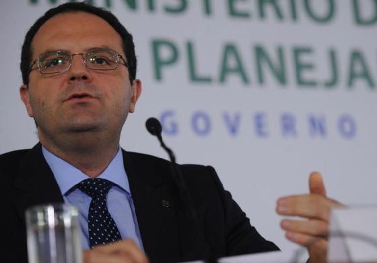 Ministro do Planejamento, Nelson Barbosa, comenta cortes no orçamento.