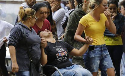 Enterro de vítima de 16 anos, em São Paulo.