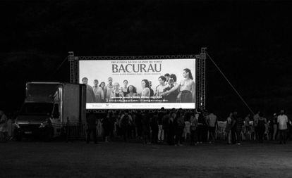 Mais de 2.000 pessoas foram assistir a pré-estreia de Bacurau no povoado Barra, no Rio Grande do Norte.