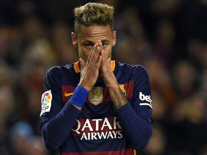 Neymar perdeu p&ecirc;nalti ontem contra o Valencia.