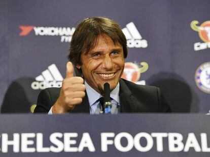 Antonio Conte, durante sua apresentação como técnico do Chelsea.