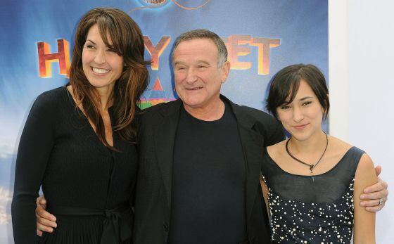 Da esquerda para a direita: Susan Schneider, Robin Williams e sua filha Zelda, na estreia de um filme em novembro de 2013.