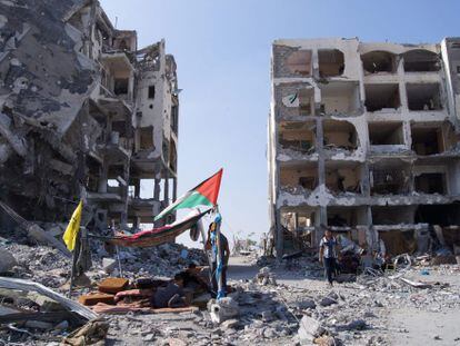 Edifícios destruídos por bombardeios em Gaza.
