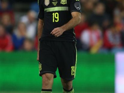 Diego Costa se lamenta em um instante da partida.