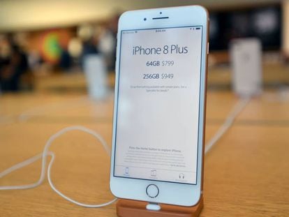 O iPhone 8 Plus na loja da Apple de San Francisco.