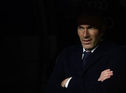 A FIFA indicou Zidane ao prêmio de melhor técnico do ano, ao lado de Claudio Ranieri (Lericester) e Fernando Santos (Portugal). “O normal seria que eles levassem o prêmio. Eu acabo de começar e tenho que melhorar em tudo”, disse.