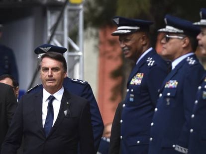 Jair Bolsonaro em cerimônia de transmissão do cargo de comandante da Aeronáutica.