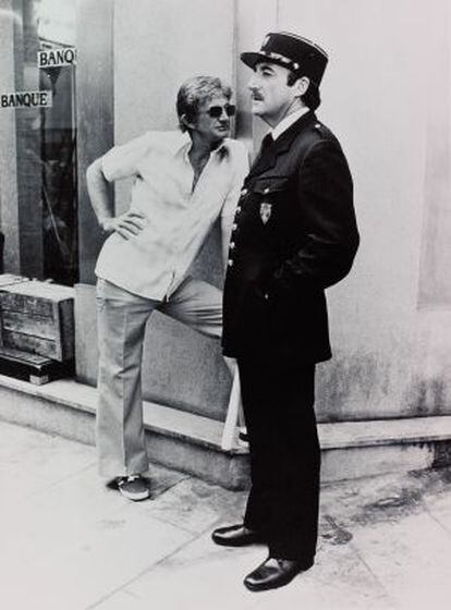 Blake Edwards (esquerda) e Peter Sellers, na gravação de 'A Trilha da Pantera Cor-de-Rosa'.