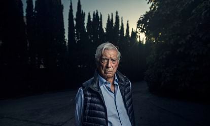 O escritor e Prêmio Nobel Mario Vargas Llosa, em sua casa em Madri, em 2019.