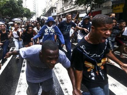 Manifestação em Copacabana contra a violência, em abril.