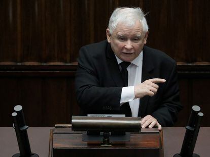 O líder do PiS, Jaroslaw Kaczynski, nesta segunda-feira no Congresso polonês.