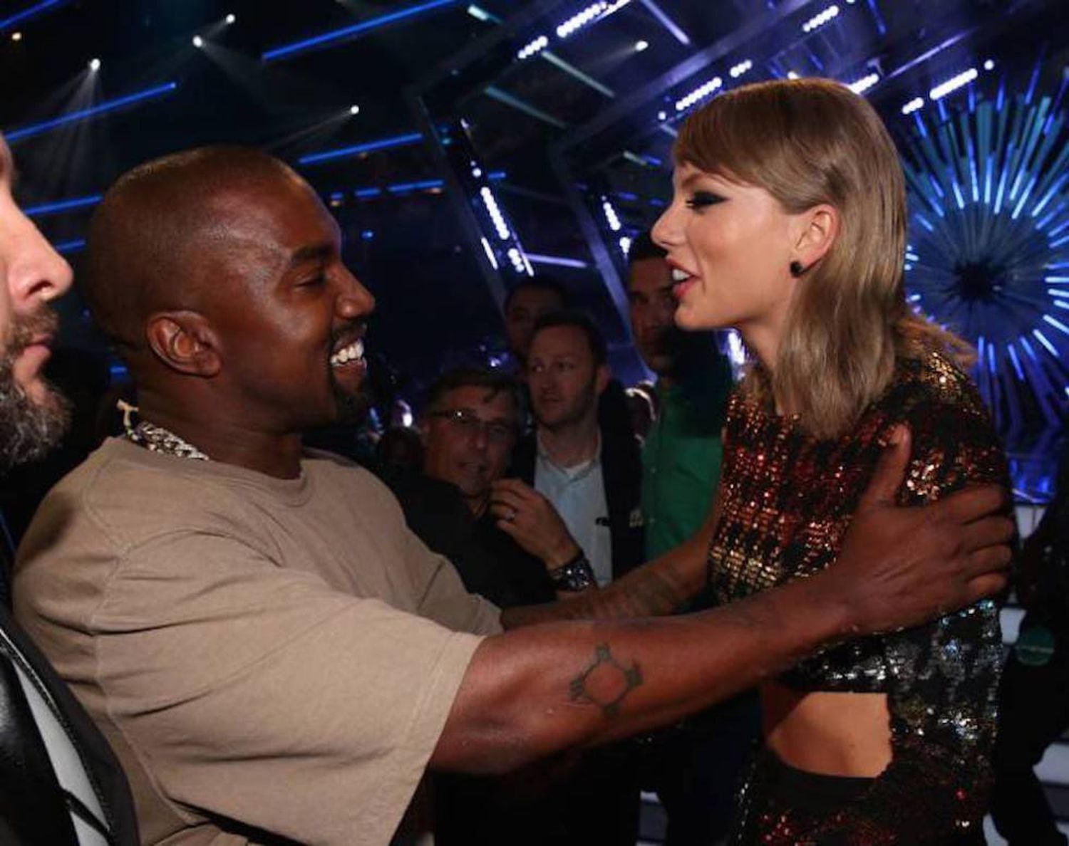 Taylor Swift se dedicou a mandar mensagenzinhas não muito amigáveis a Kanye West distribuídas em onze canções.