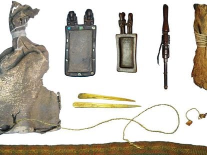 Pacote ritual com diversos objetos para consumir estupefacientes utilizados há mais de mil anos na atual Bolívia