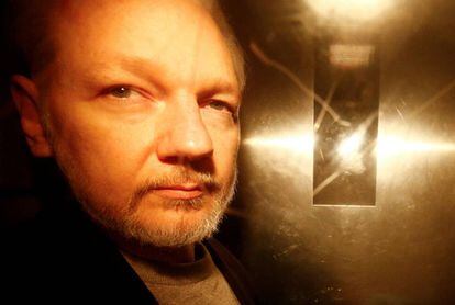 Julian Assange em 1º maio em Londres.