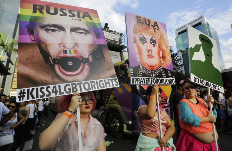 Protestos contra Putin, Trump e crítica à ditadura militar em São Paulo.