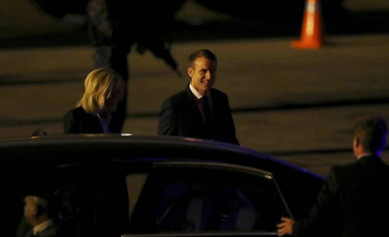 O presidente da França, Emmanuel Macron, depois de chegar à Argentina.