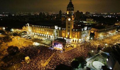 Show de Caetano Veloso levou milhares à Estação Julio Prestes na Virada Cultural de 2015.
