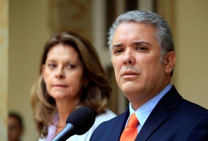 O presidente eleito da Colômbia, Iván Duque, com sua vice, Marta Lucía Ramírez.