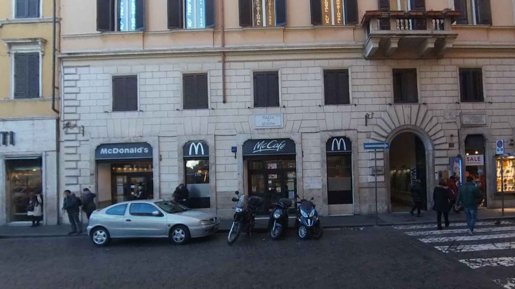 Restaurante do McDonald's na Praça da Espanha, em Roma.
