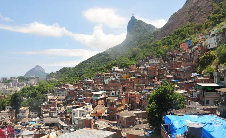 Vista da favela Santa Marta, onde foi instalada a primeira UPP, no Rio.