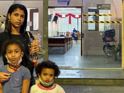 Kaiala dos Santos, de 25 anos, com duas filhas. Evangélica, ela se diz decepcionada com a gestão de Bolsonaro na condução da pandemia.