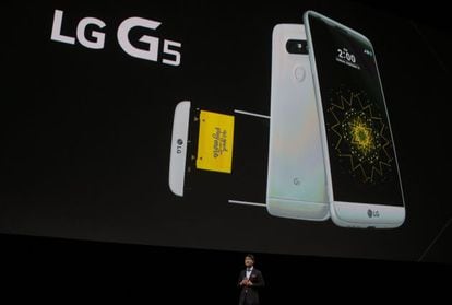 Juno Cho, presidente da LG, na apresentação do LG G5 no MWC de Barcelona.
