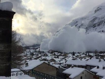 Avalanche espetacular nos Alpes