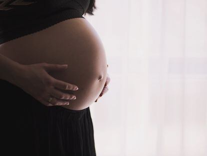Brasil recomenda às mulheres que adiem a gravidez até a epidemia abrandar